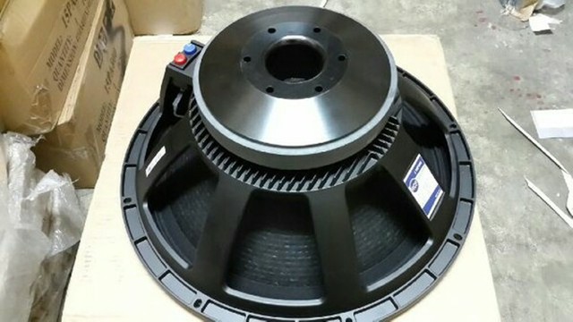speaker rcf l18p400