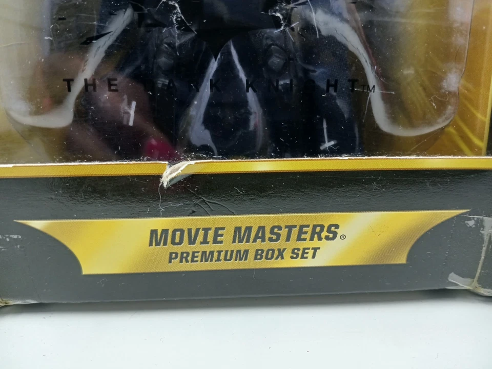 The Dark Knight Trilogy Movie Masters Premium Box Set 3 figuras de acción Toys R Us Foto 2 de 4