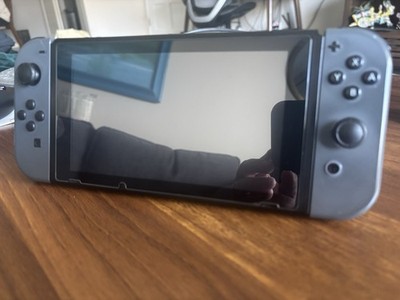 Nintendo Switch Console Bundle w/ Dock, Travel Case  & Joy-Cons   Tested 