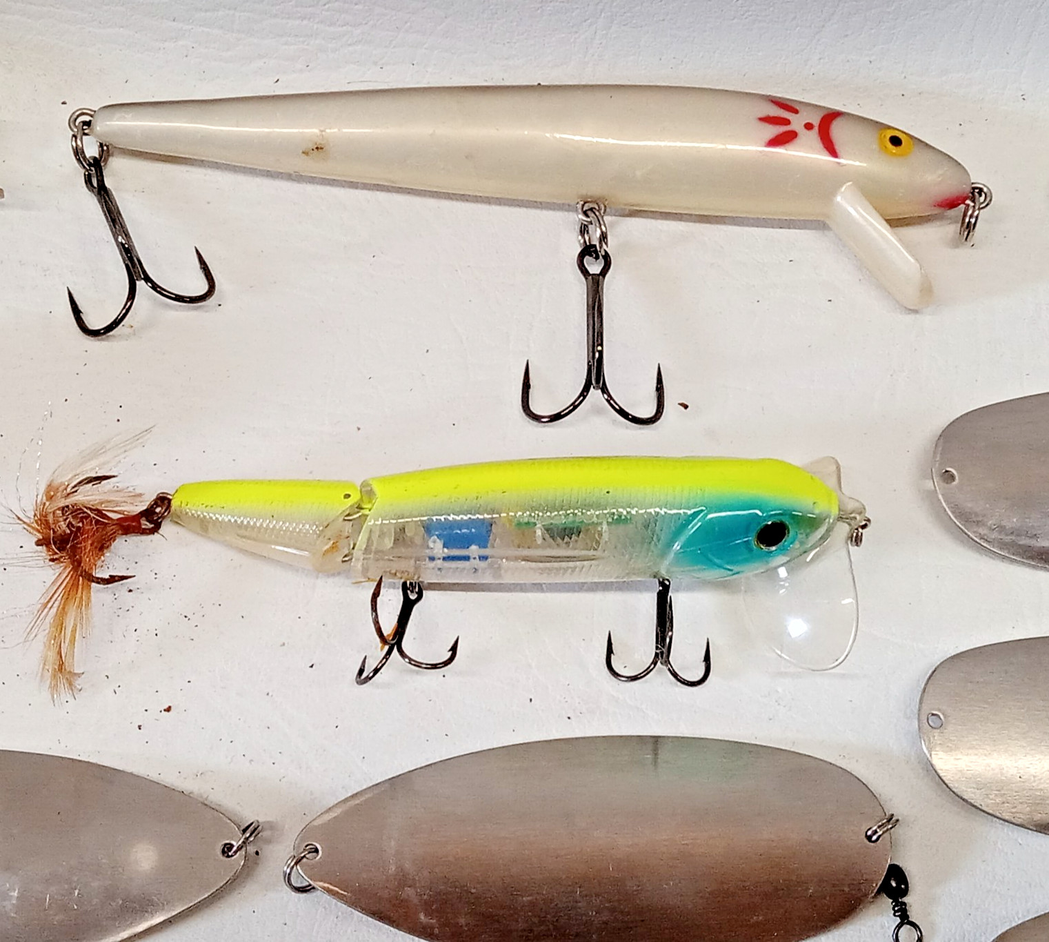 TACKLEBOX FULL OF 41 LARGE CUSTOM SPOONS 4 LURES DARDEVLE & MORE MUSKY PIKE - Image 3