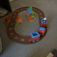 ELC Happyland Magic Motion Train Set SOUNDS AND MOVEMENT Plus Extra Figures