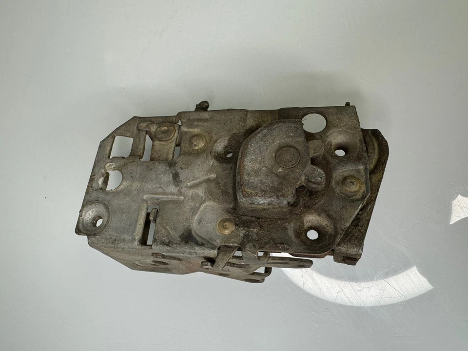 Chevrolet Corvette C2 1963-1966 OEM pestillo de puerta mecanismo de montaje  Foto 2 de 4