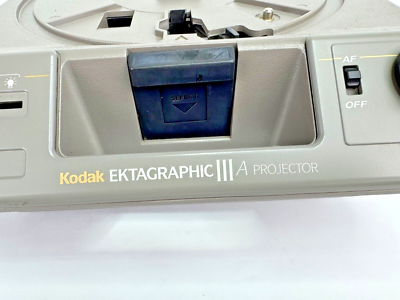 Kodak Ektagraphic III A Carousel Slide Projector 100mm LENS/300W