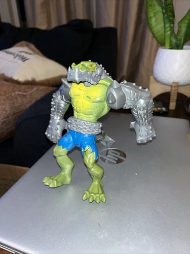 Crocodilla Crocodile Armored Alligator Action Figure Mattel 2012 DC Comic