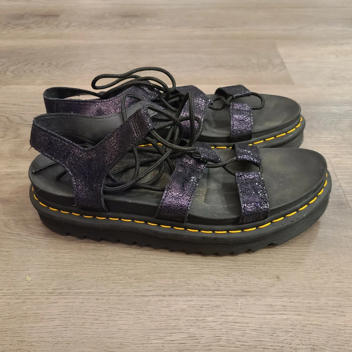 Dr martens nartilla black hot sale