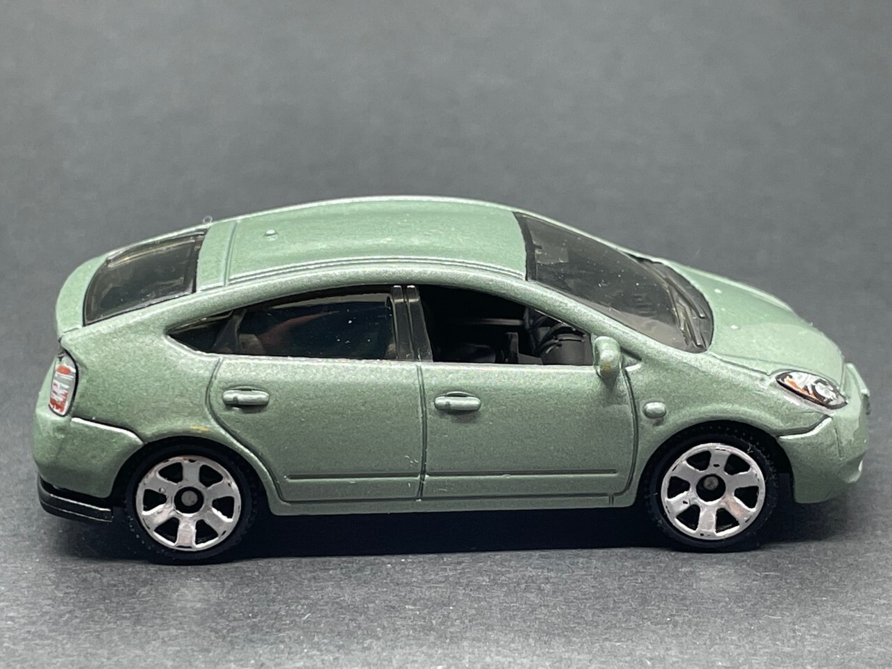 Matchbox Toyota Prius Die-Cast Car, 1:62 Scale, Silver, City 58/100 Series - View #11