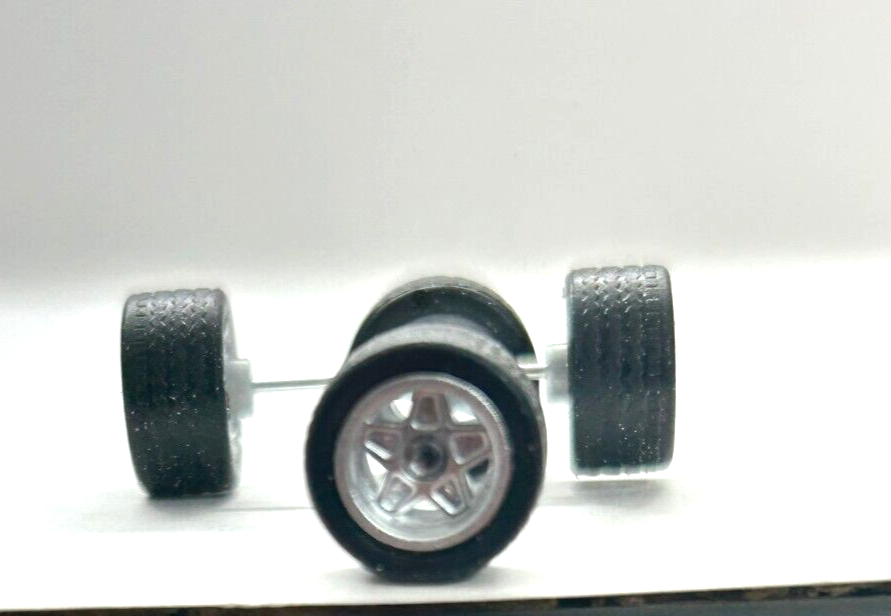 1:64 Custom WHEELS & RUBBER Tyres SILVER 5 SPOKE Real Rider style Fit hotwheels-image