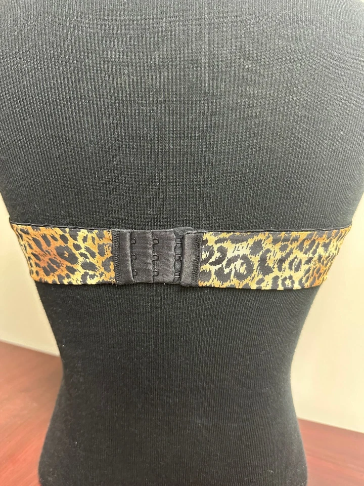 Sujetador acolchado Victoria's Secret Leopardo/Negro Encaje Sin Tirantes - 36B #249 Foto 2 de 4