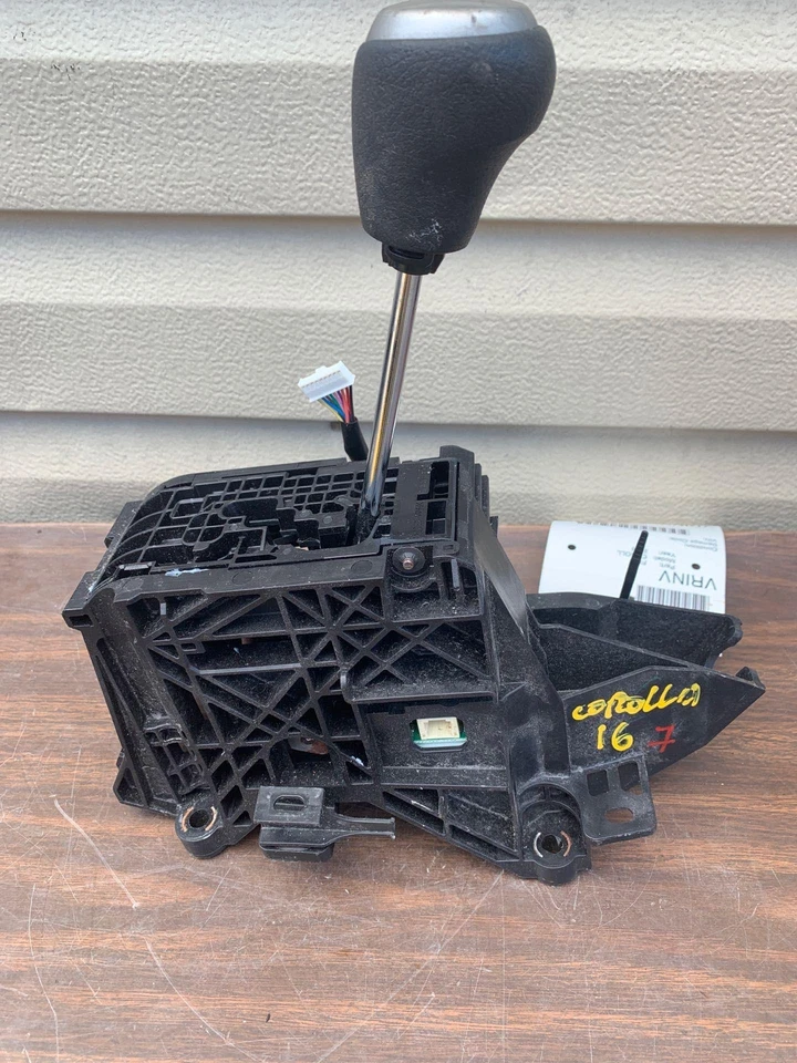 ✅ 2016 TOYOTA COROLLA FLOOR SHIFTER OEM - Image 2 of 3