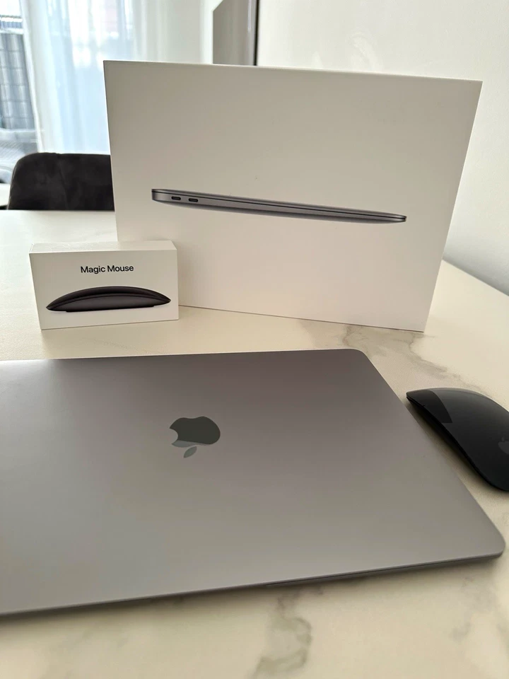 Apple MacBook Air 13" 2018 · i5 · 8GB · 128GB, Foto 1 von 5