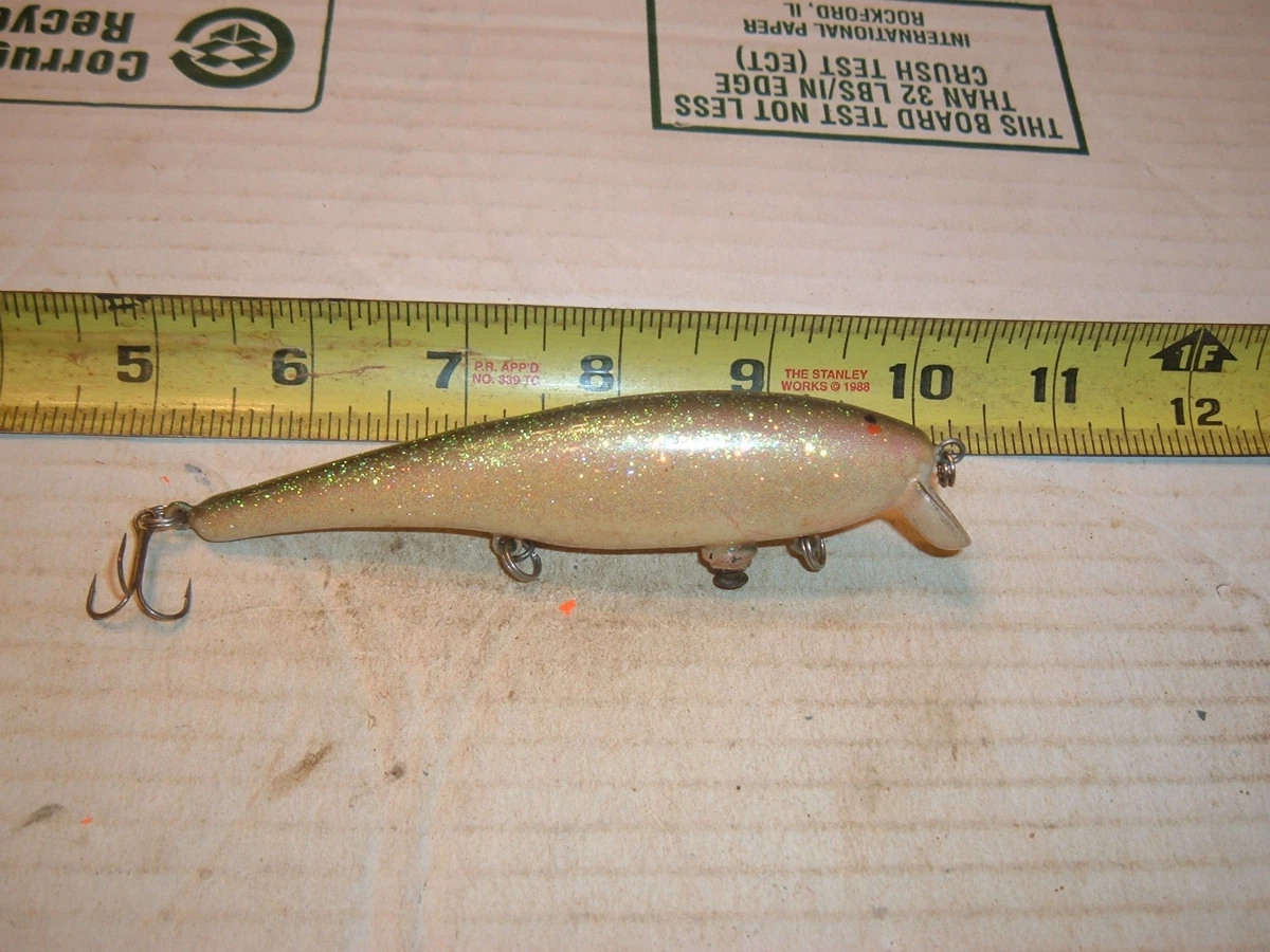 Ancien leurre de pêche bombardier SPEED SHAD translucide vis arrière Ancien leurre de pêche bombardier SPEED SHAD translucide vis arrière