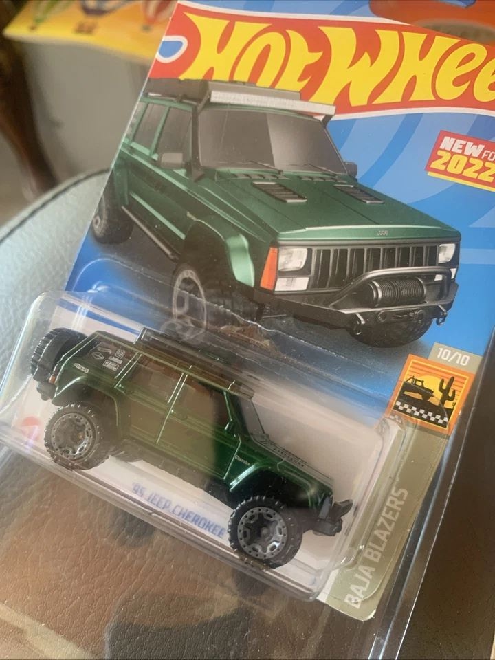 Jeep Cherokee #150 A21 Hot Wheels 2022 Baja Blazers verde 95 caja sellada XJ Foto 2 de 4