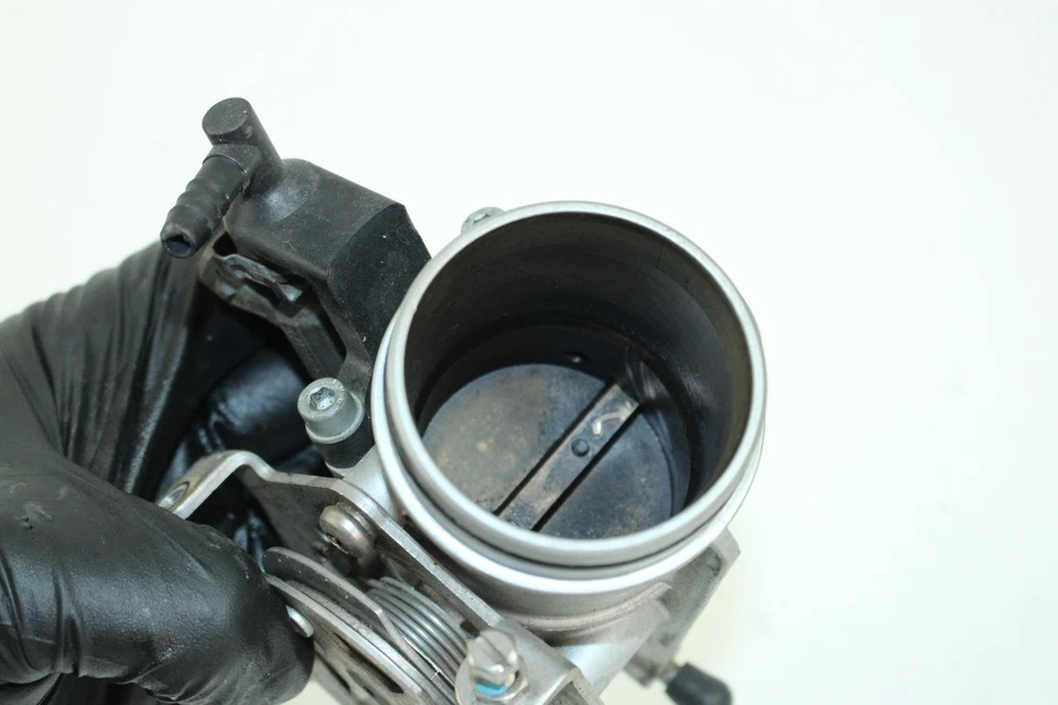 04-05 BMW R1100S 1100S Cuerpo del acelerador con inyector Foto 4 de 4