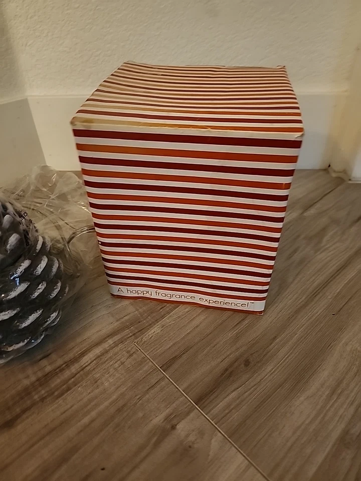 全新 Gold Canyon 蜡烛香氛 Pod Warmer - 松锥 - 型号 #83530 - 全新带盒 — 第 2/4 张图片