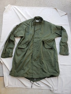US GI M65 Fishtail Parka Shell Medium 1972 Date Unissued