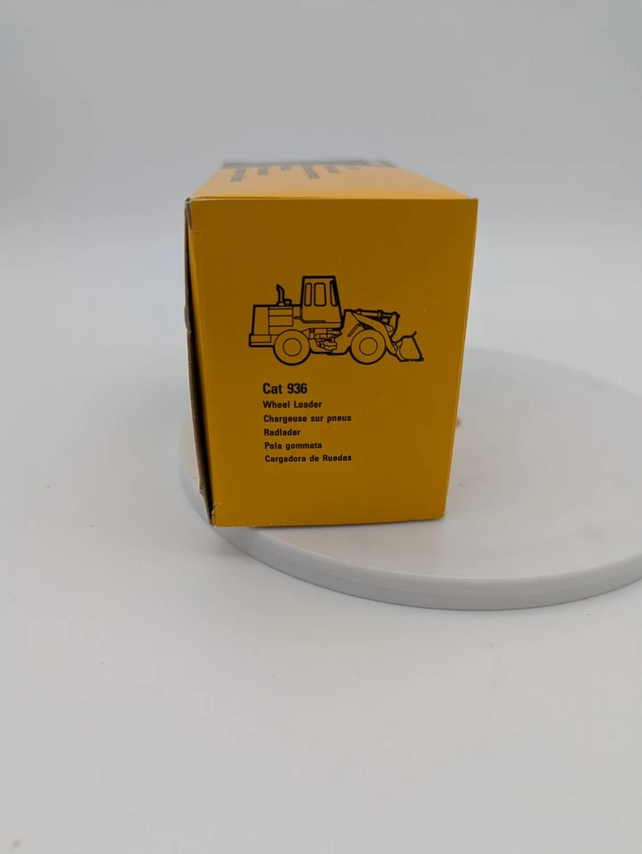 1/50 Conrad Diecast Cat 936 Loader - Image 4 of 4