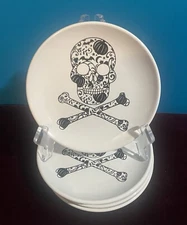 SET/5 SKULL & CROSSBONES Snack 6" PLATES EUC Signature Housewares