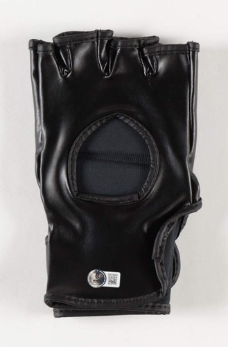 Demetrious "Mighty Mouse" Johnson Signed (Beckett) MMA Custom USA Glove - Becket - Picture 2 of 2