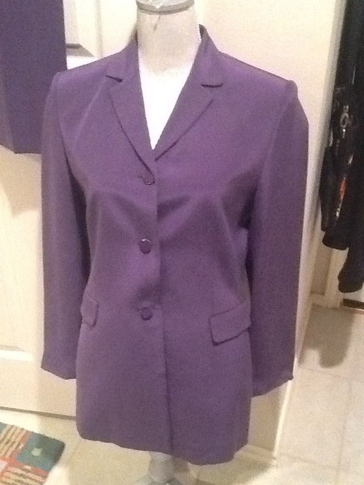 Women's Josephine Chaus PURPLE SILK Jacket Pant Suit Size 6 MINT