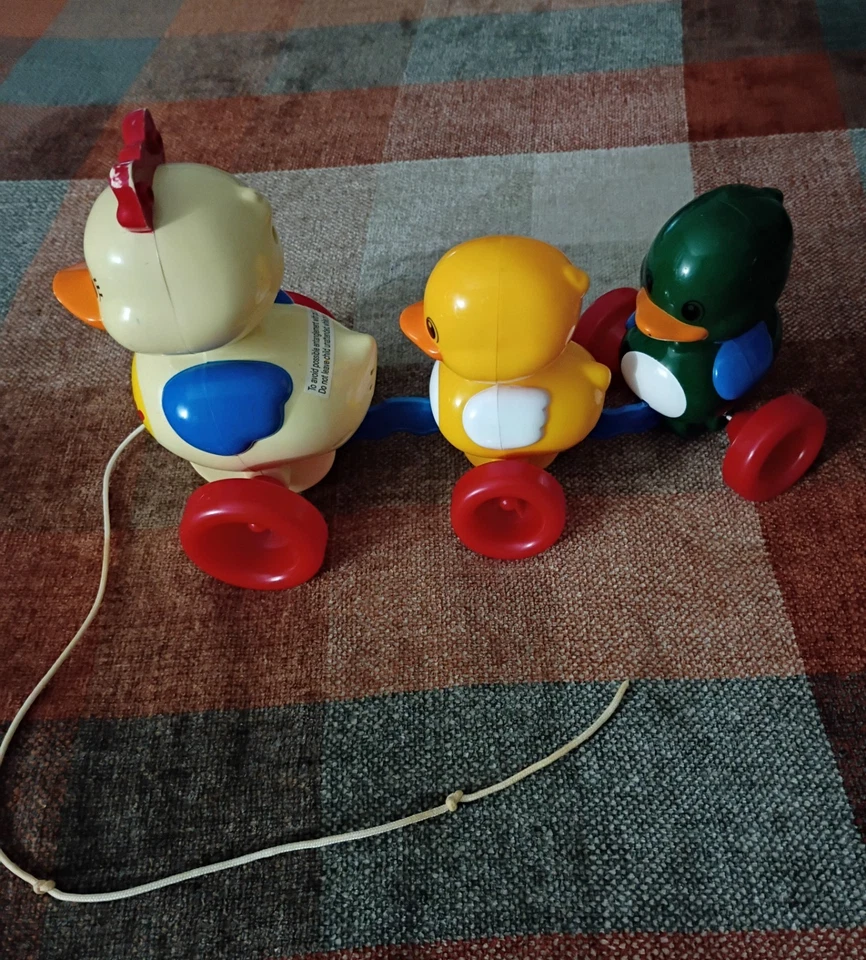 Vintage TOMY Duck Family Pull Toy - Image 4 of 4