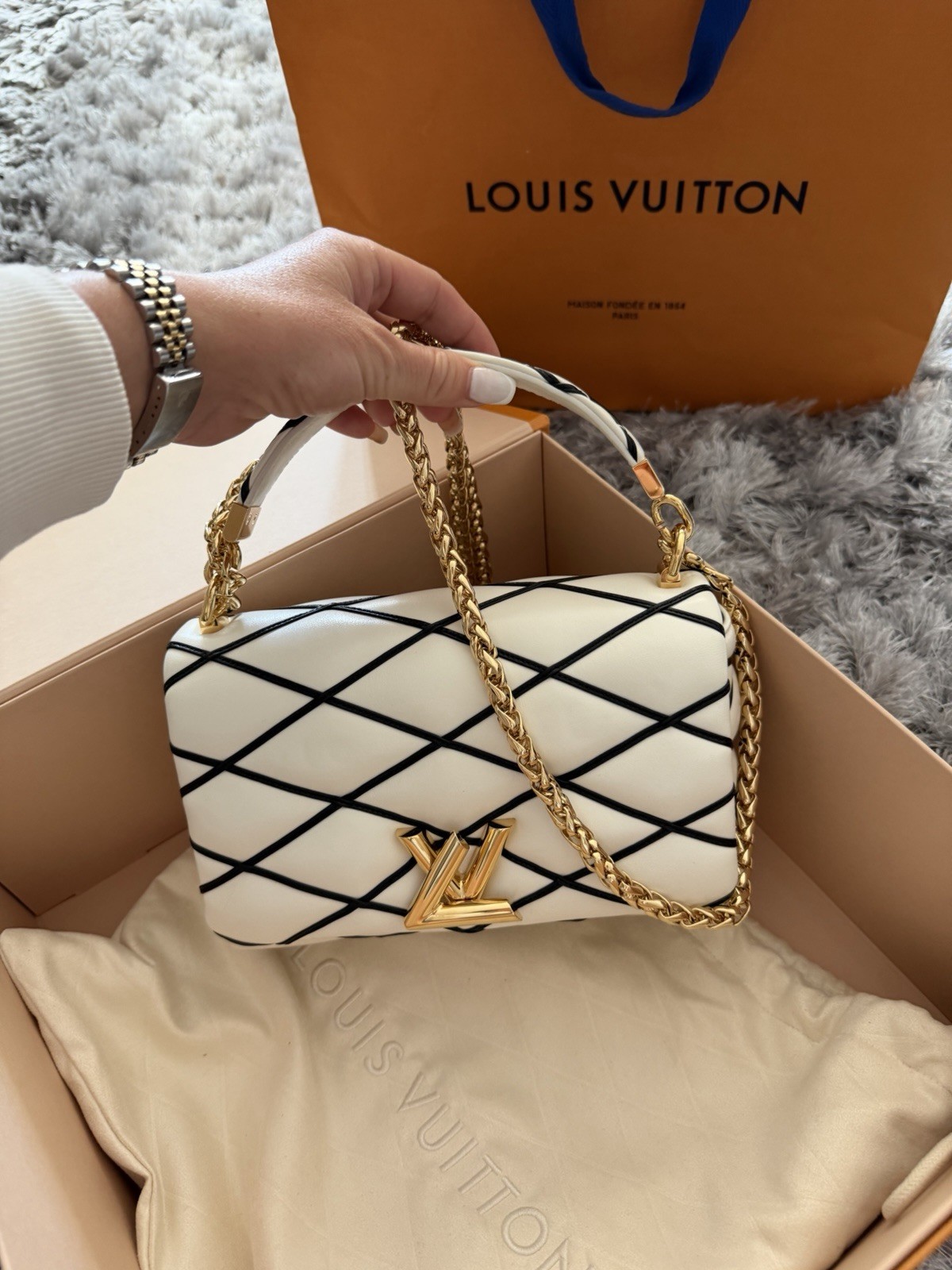 Louis Vuitton Twist Small White/Black Lambskin Leather Chain Bag w/ Dust Bag image 8