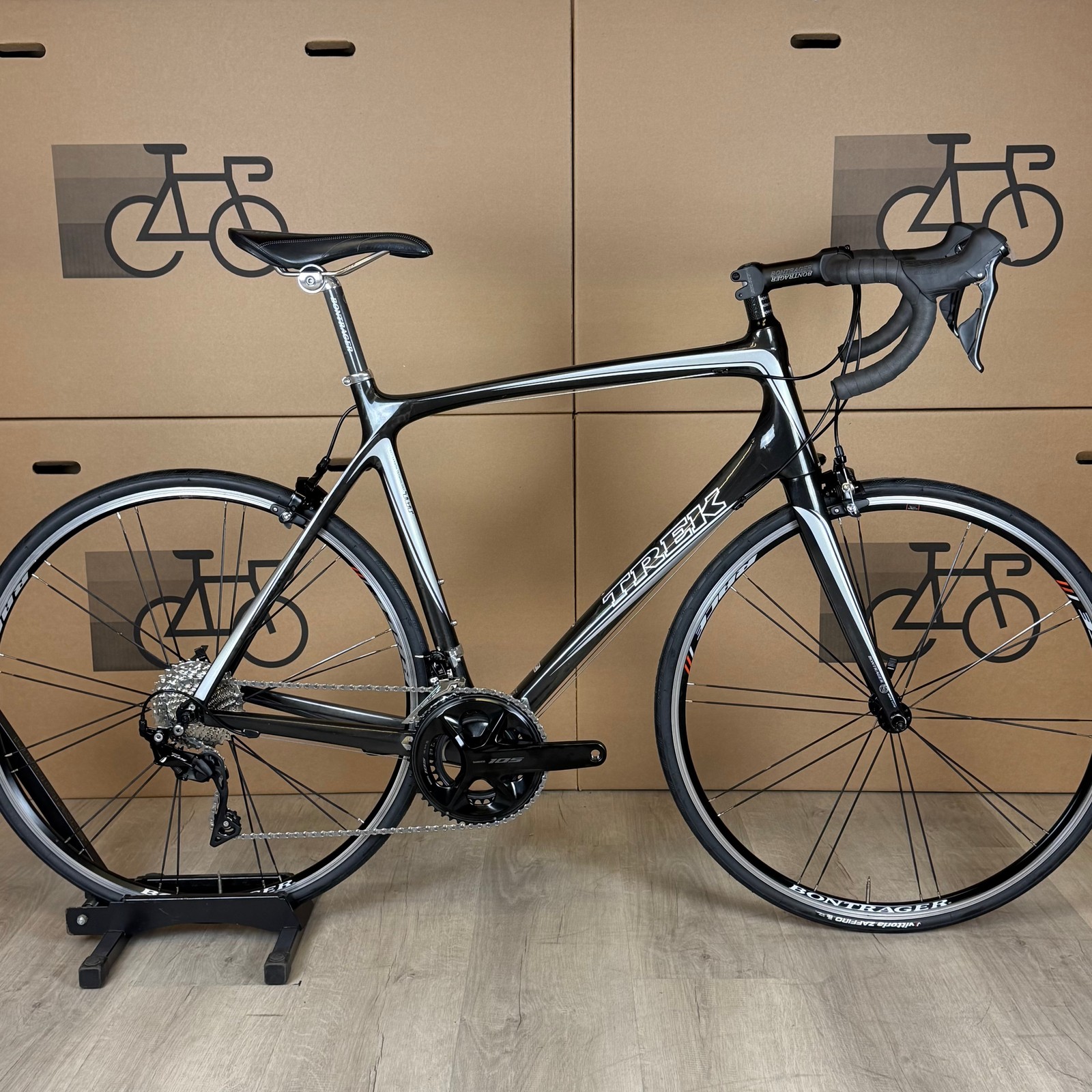 Used Trek Madone 4.5, New 11-speed Shimano 105, Carbon Fiber Road Bike-2008