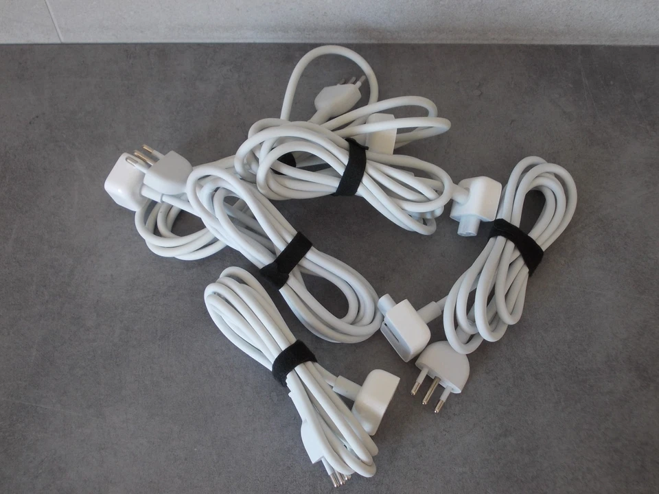 apple prolunga per alimentatore macbook MW2N3 1,8m spina italiana bipasso 10A - Immagine 2 di 2