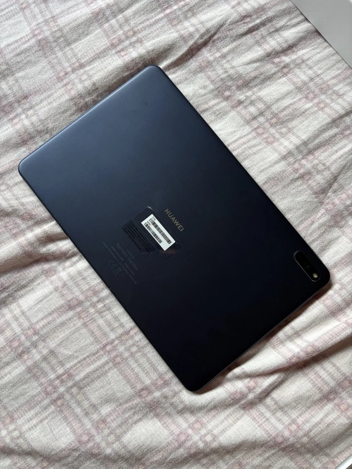 Huawei matepad 10.4 con M-Pencil e Tastiera Universal Folio Logitech Incluse - Immagine 3 di 4