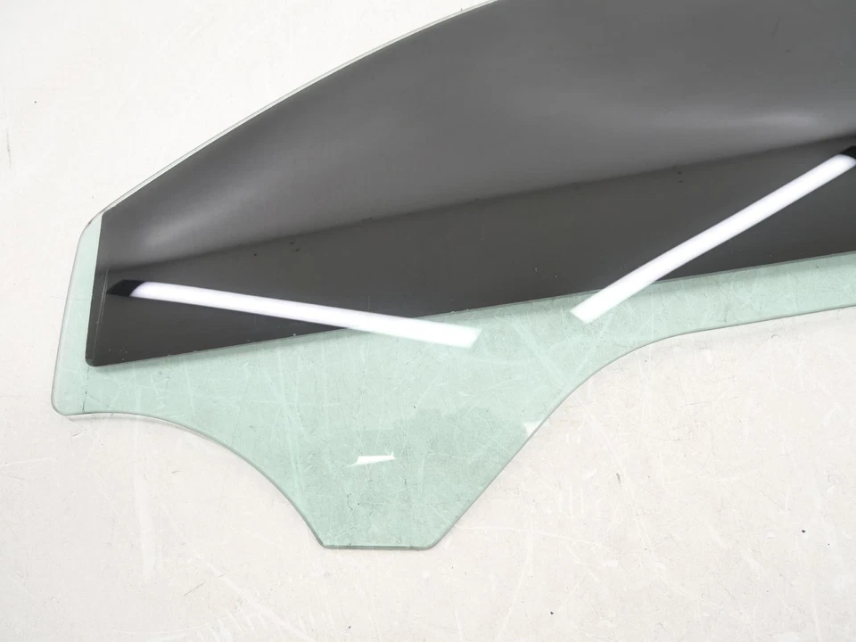 Ventana de vidrio puerta lateral izquierda conductor cupé usado Chevy Camaro SS 2016-2024 6,2 L OEM Foto 2 de 4