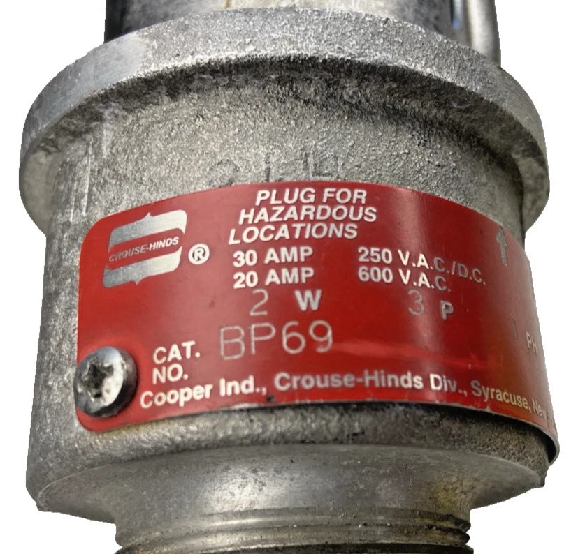 Daniel Woodhead Impermeable GFCI Receptáculo Serie 3000 Crouse Hinds BP69 M Enchufe Foto 3 de 4