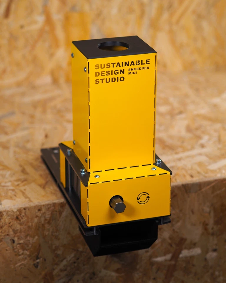 Shredder Mini V2 - Hand Cranked Plastic & Can Shredder - Image 2 of 4