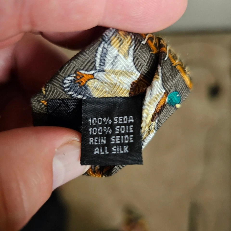 Галерея коллекции династии Мин бабочка галстук на Кристина Дезире США - Изображение 4 из 4