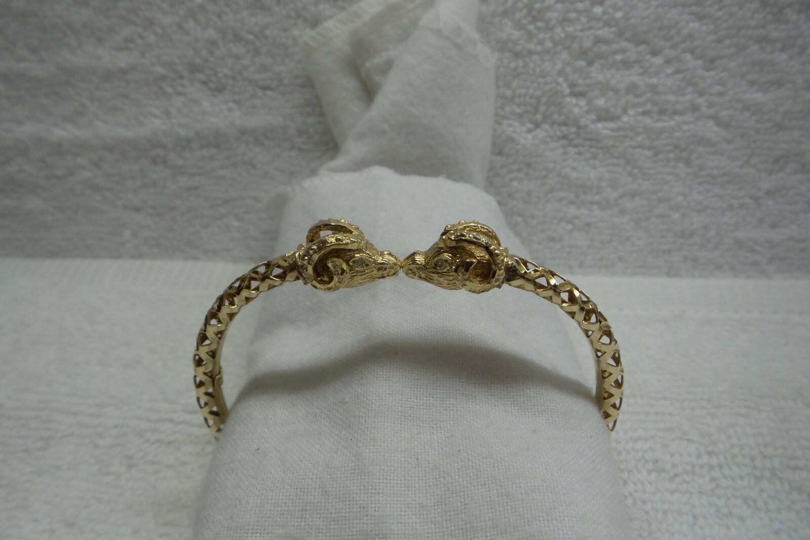 Estate Solid 14kt Moveable Spring Double Rams Hea… - image 6