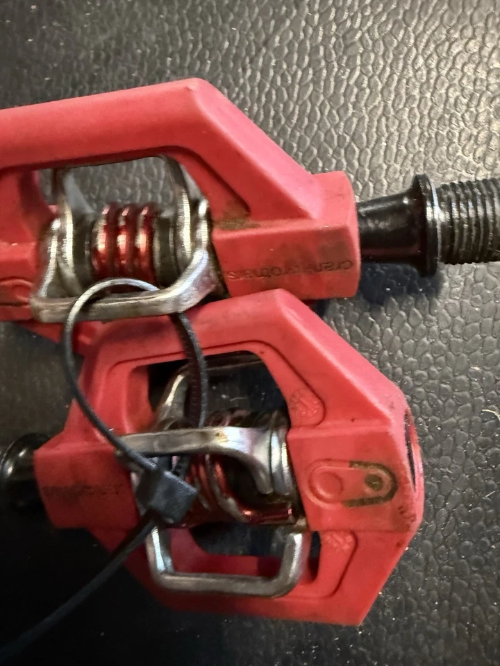 Pedales Crank Brothers Candy 1 sin clip rojos y tacos Foto 3 de 4