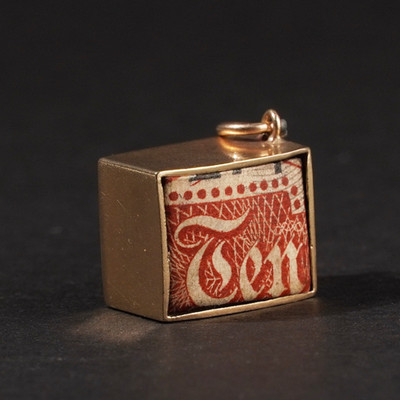 1957 Vintage Ten Shillings Note Emergency Money Box Charm Pendant 9ct Gold 3D