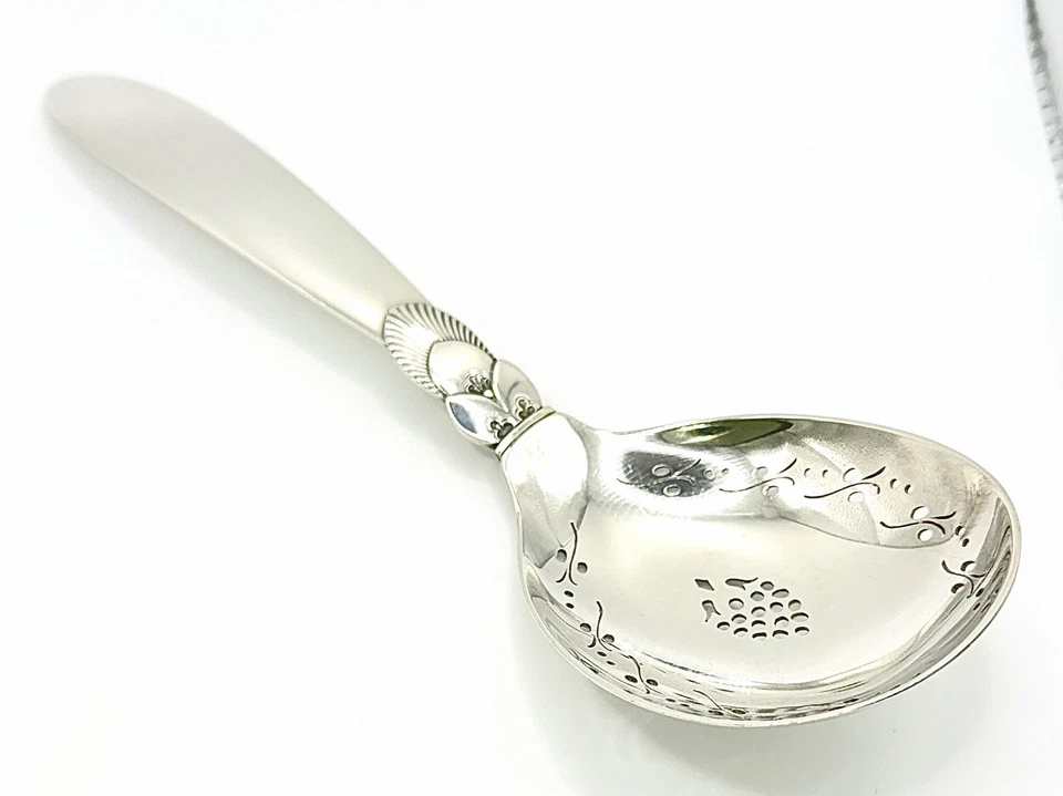 Cuchara perforada para servir Georg Jensen Cactus de plata de ley 8 3/4" sin mono 107,5 g Foto 2 de 4