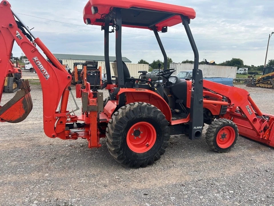 2020 Kubota B26TLB Tractor Loader Backhoe 4x4 665Hrs 24Hp Used - Image 3 of 4