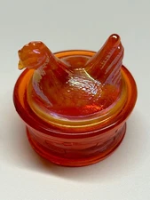 E.E. Bowman EE Orange & Yellow Slag Glass Chicken Hen Chick Salt on The NEST