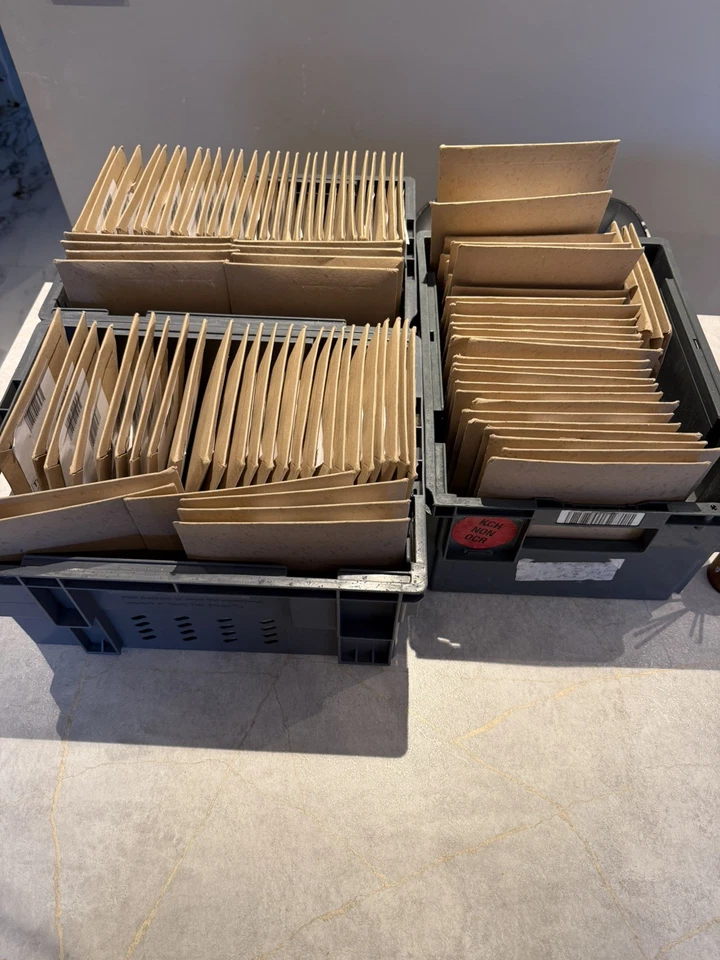 The Life of a Showgirl: It’s Beautiful Edition CD with Hand Signed Photo 📦✅ - Bild 3 von 3