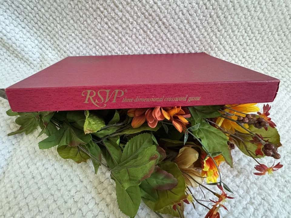 Vintage 1966 Scrabble RSVP 3D Crossword Game Selchow & Righter Complete Tiles - Image 4 of 4