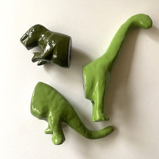 3 Green Sturdy Metal Dinosaur Wall Hooks Tyrannosaurus Rex  Brontosaurus