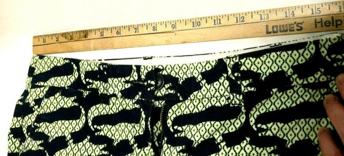 Crown & Ivy Ladies Sz 4 - Black & Green Shorts Alligator Pattern 4" Inseam - Picture 8 of 11