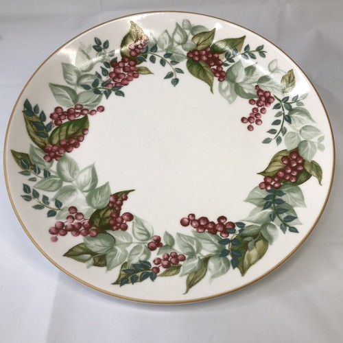 Festive Berry Plate Holiday Salad Dessert 8.25" Restoration Hardware