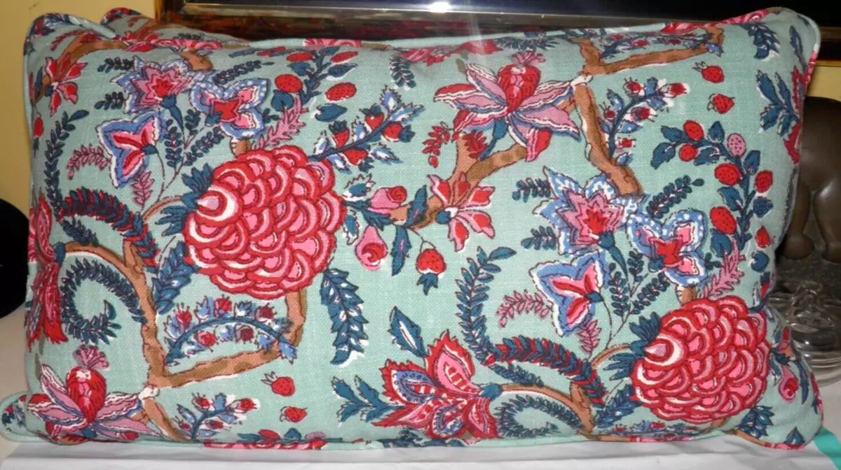 Artistic 2024 accents pillows