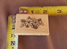 1 3/4 x 1 1/4" Poinsettia Garland Rubber Stamp - Hero Arts 1985