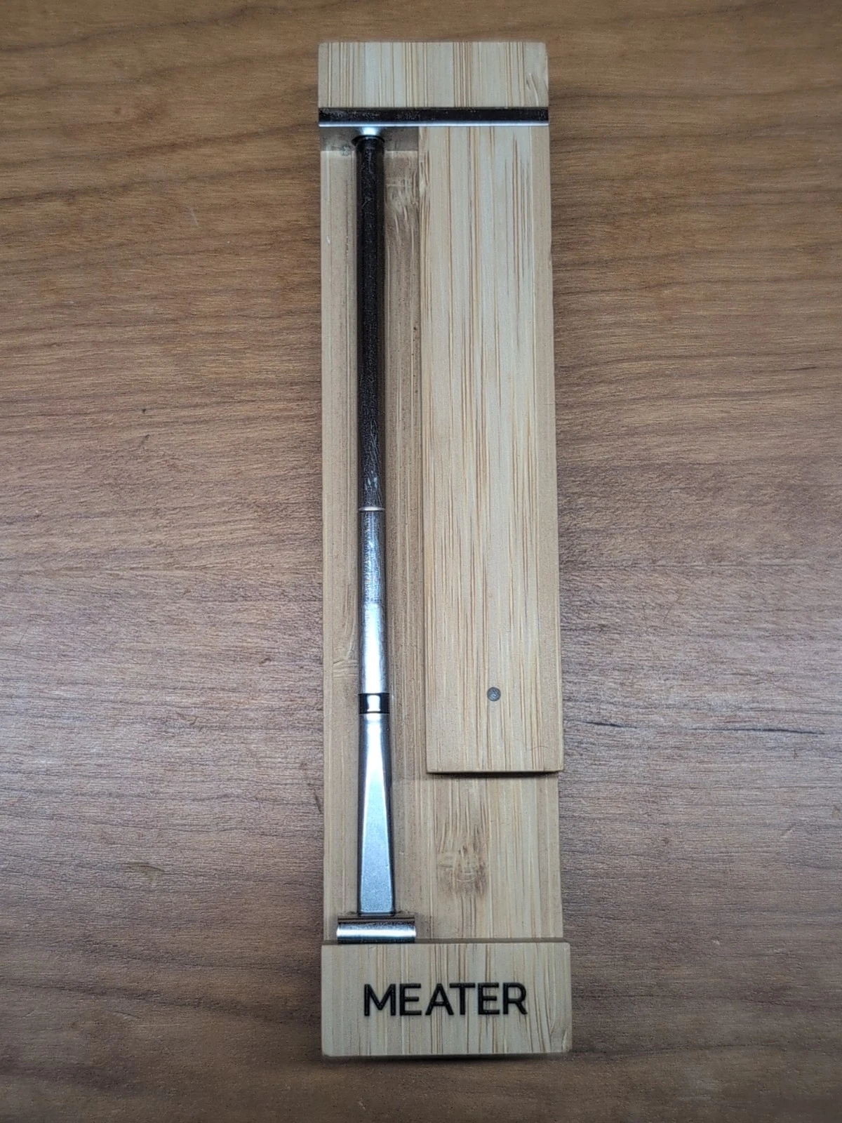 Meater Pro (Meater 2 plus) BT Wireless Digital Meat Thermometer 1000° MT-PR20
Opens in a new window