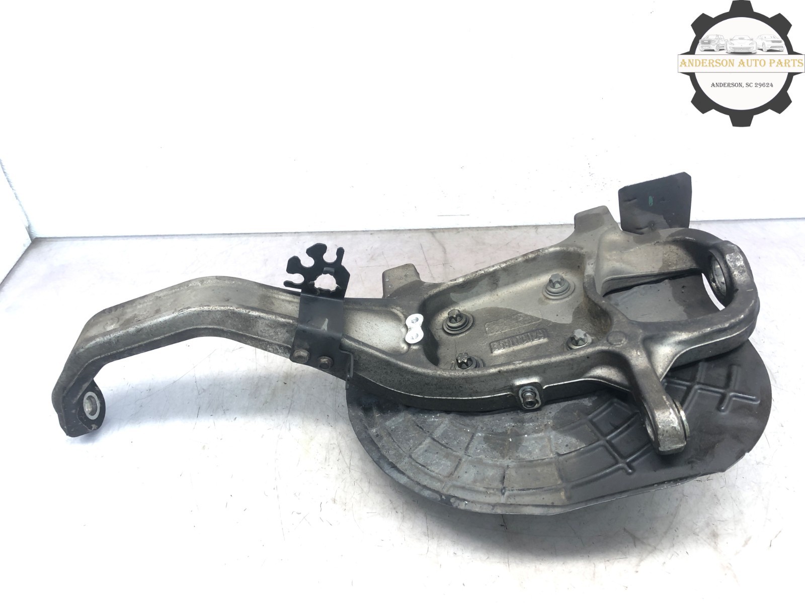 2014-2020 MASERATI QUATTROPORTE RWD LEFT DRIVER FRONT SPINDLE KNUCKLE HUB OEM