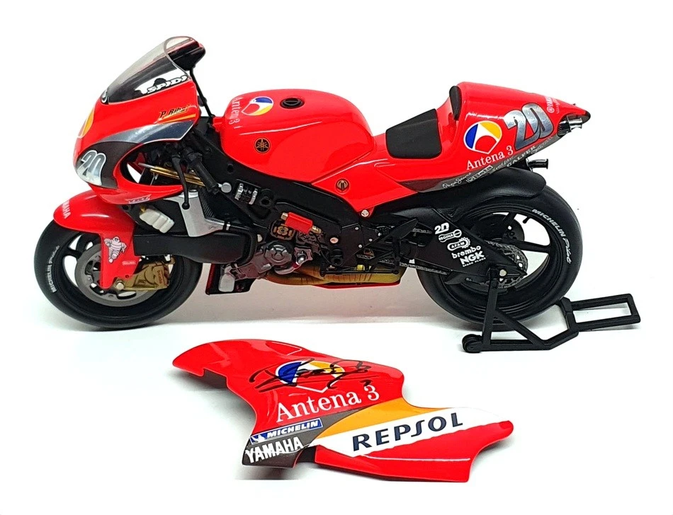 Minichamps escala 1/12 122 026320 - Yamaha YZR 500 Riba MotoGP 2002 - Assinado - Imagem 4 de 4