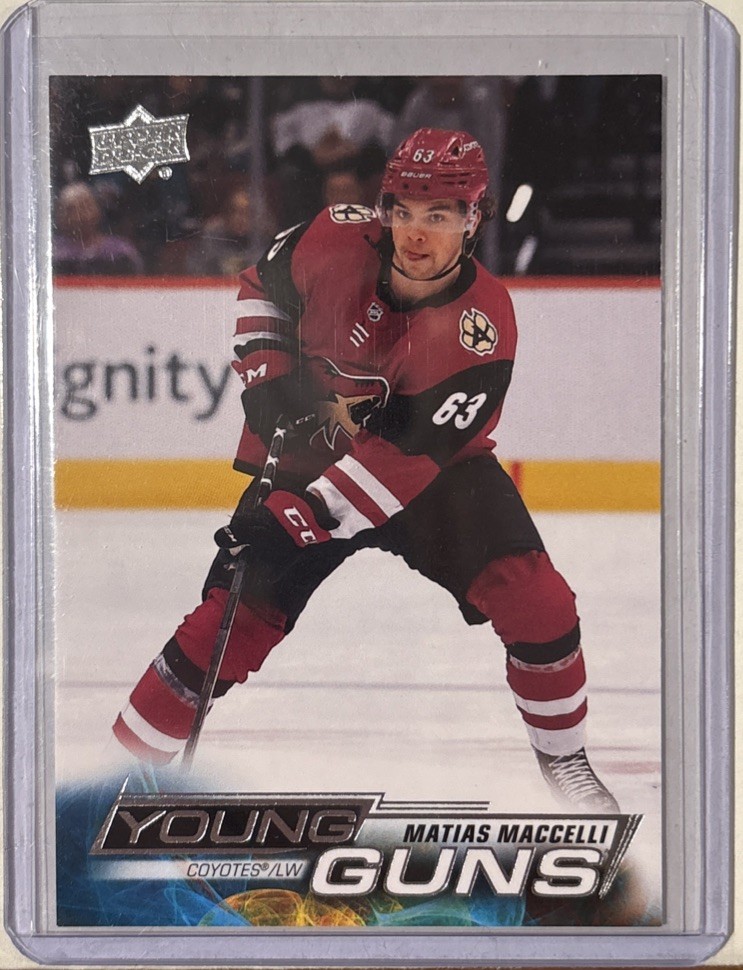 2022-23 Upper Deck Series 1 Young Guns Matias Maccelli #216 Rookie RC Coyotes