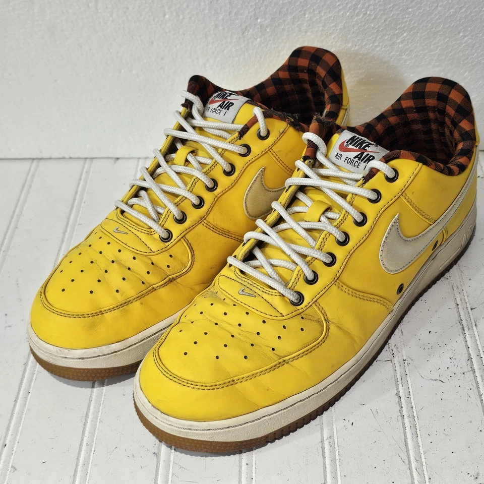 2016 Size 11.5 Nike Air Force 1 '07 LV8 Low Varsity Maize Yellow Lace Up Shoes  - Image 4 of 4